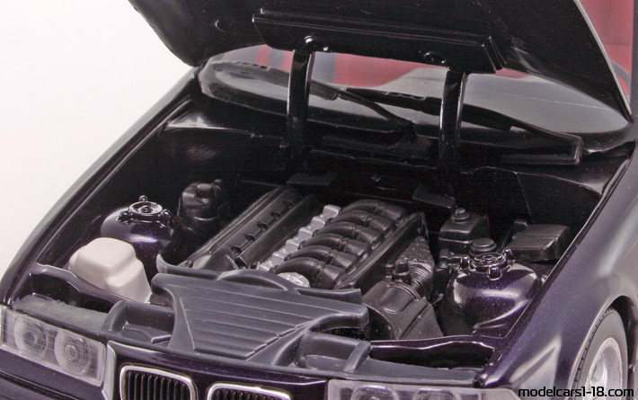 1992 - BMW M3 (E36) UT 1/18 (Lila) Motor
