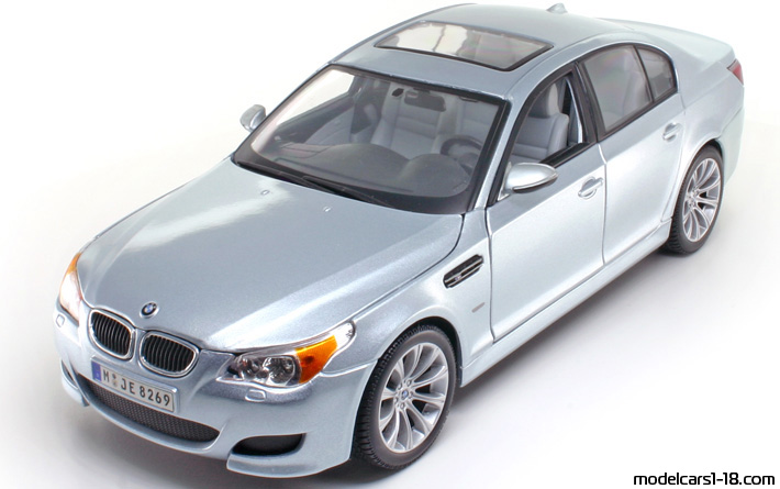 2007 - BMW M5 (E60) Maisto 1/18 - Vorne linke Seite