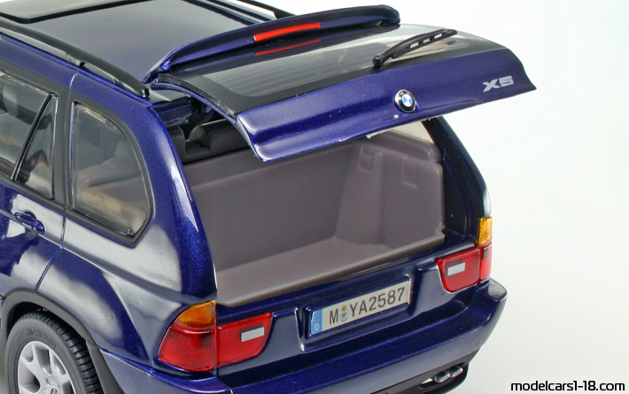 1999 - BMW X5 (E53) Anson 1/18 (Blau) Kofferraum / Klappbare Scheinwerfer