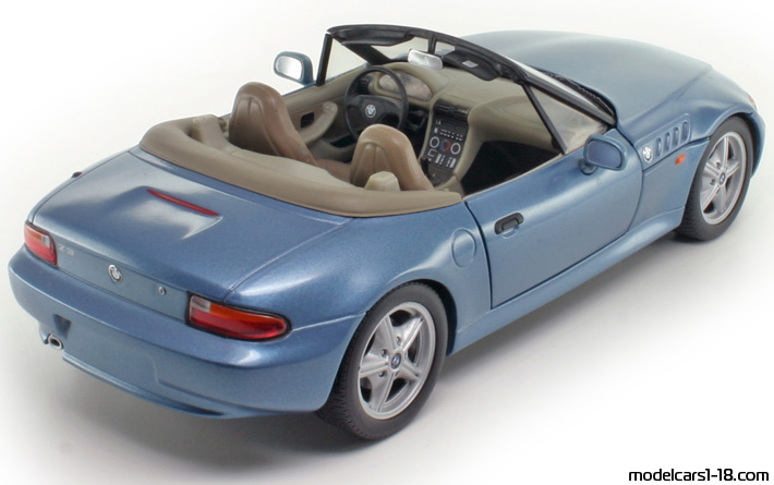 1996 - BMW Z3 (E36/7) UT 1/18 (Blau) Hinten rechte seite