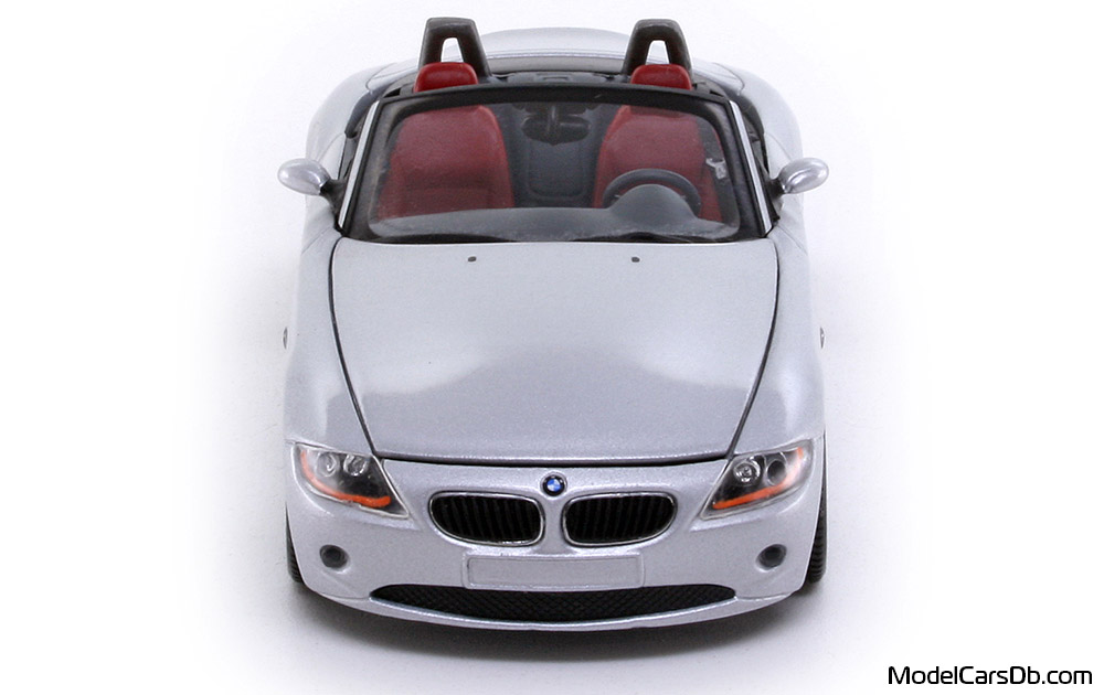 2002 - BMW Z4 (E85) Minichamps 1/43 (Silber) Front