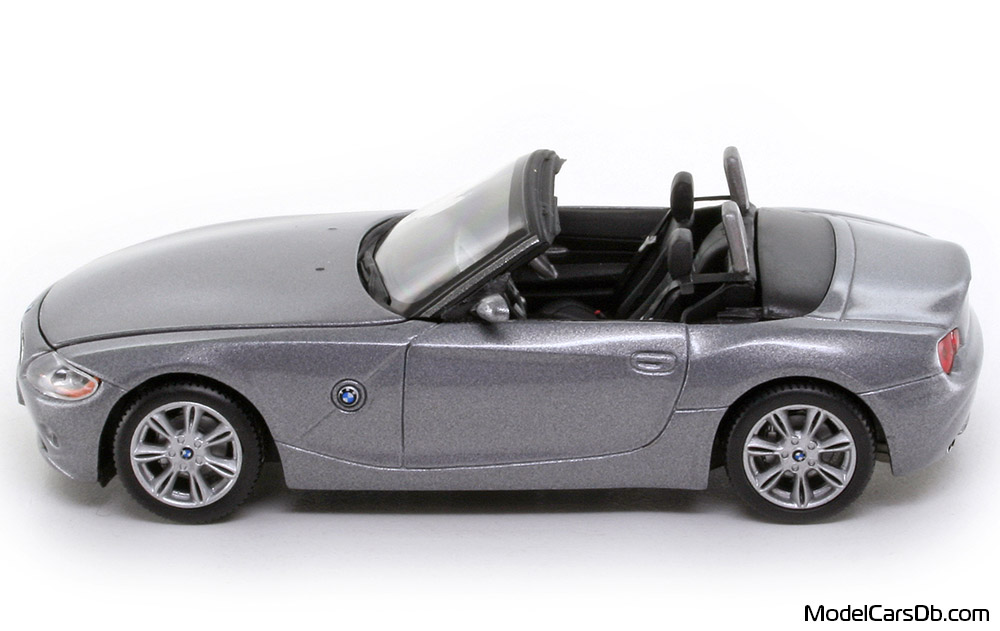 2002 - BMW Z4 (E85) Minichamps 1/43 (Сив) Страна