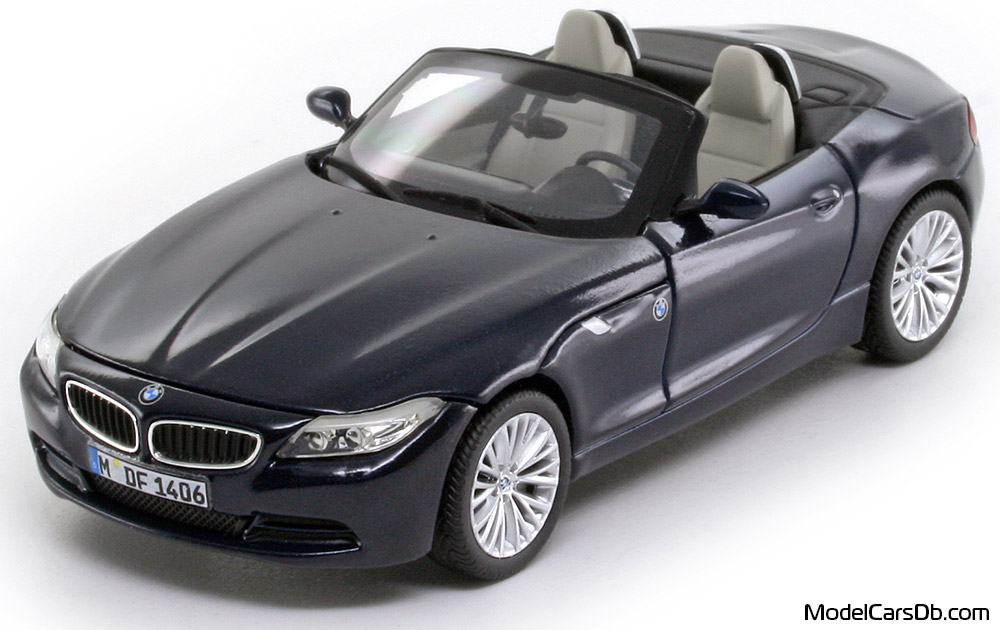 2009 - BMW Z4 (E89) Minichamps 1/43 - Front left side