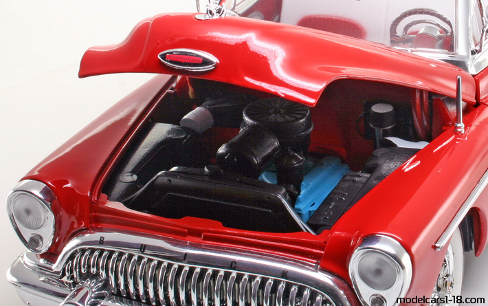 1953 - Buick Skylark Motor Max 1/18 (Rot) Motor
