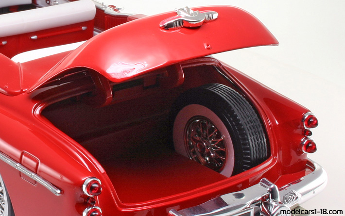 1953 - Buick Skylark Motor Max 1/18 (Rot) Kofferraum / Klappbare Scheinwerfer