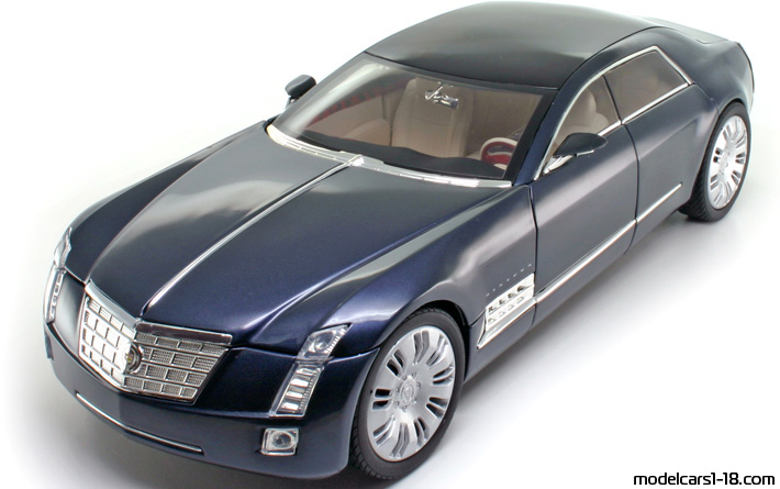 2003 - Cadillac Sixteen Concept Ricko 1/18 - Vorne linke Seite