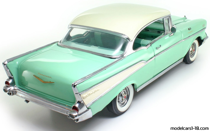 1957 - Chevrolet Bel Air ERTL 1/18 (Grün / Weiß) Hinten rechte seite