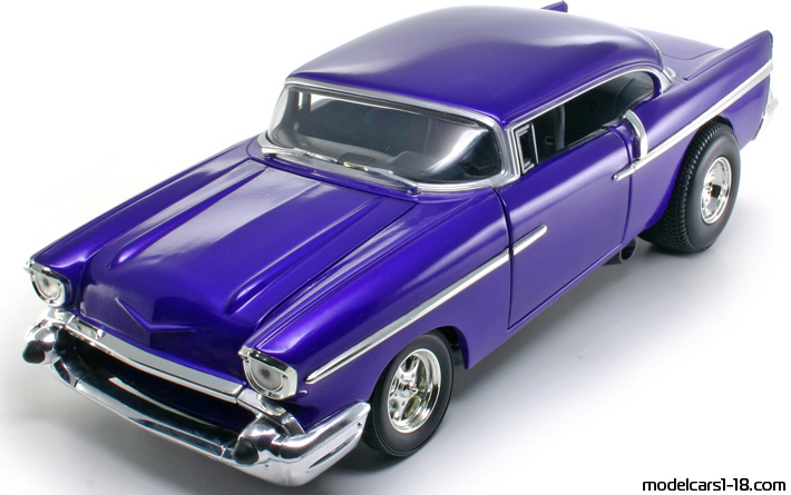 1957 - Chevrolet Bel Air Hot Wheels 1/18 - Vorne linke Seite