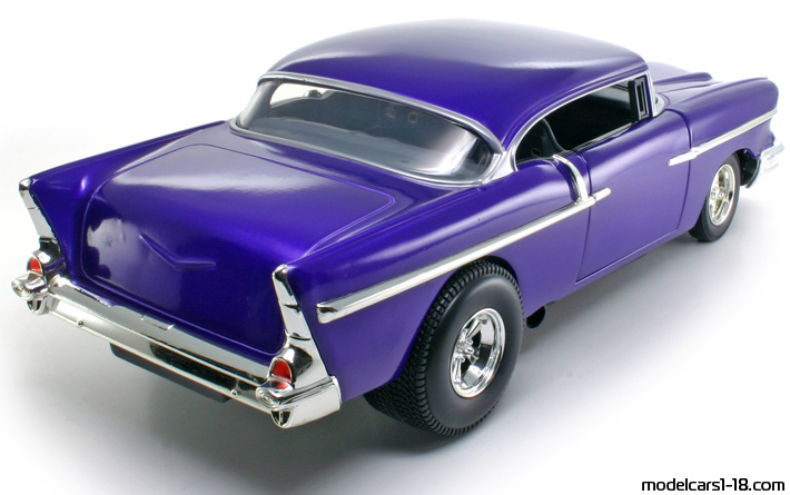 1957 - Chevrolet Bel Air Hot Wheels 1/18 (Lila) Hinten rechte seite