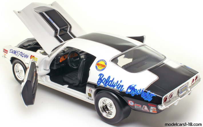 1970 - Chevrolet Camaro Baldwin Motion ERTL 1/18 (Weiß / Schwarz) Zu öffnende Teile