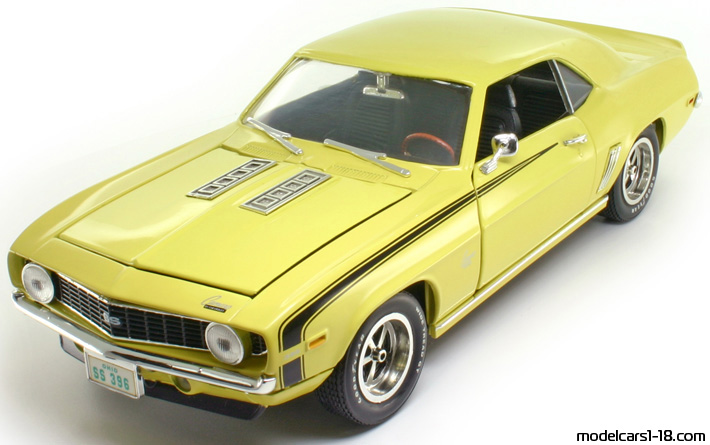 1969 - Chevrolet Camaro SS 396 ERTL 1/18 - Vorne linke Seite