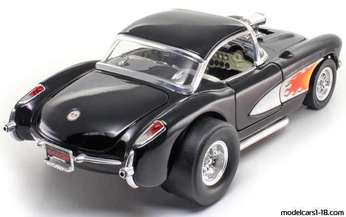 1957 - Chevrolet Corvette C1 Gasser Road Legends 1/18 (Schwarz / Weiß) Hinten rechte seite