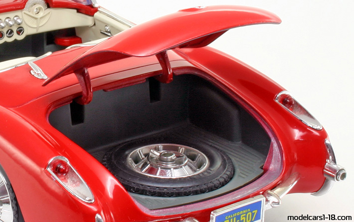 1957 - Chevrolet Corvette C1 Bburago 1/18 (Rot / Weiß) Kofferraum / Klappbare Scheinwerfer