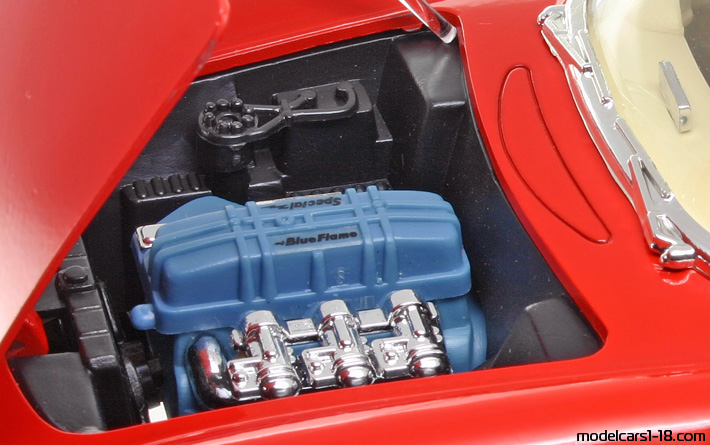 1954 - Chevrolet Corvette C1 Mira 1/18 (Red) Motor
