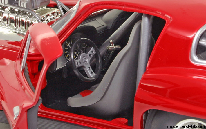 1966 - Chevrolet Corvette Pro Street C2 Hot Wheels 1/18 (Rot) Innenraum Armaturenbrett