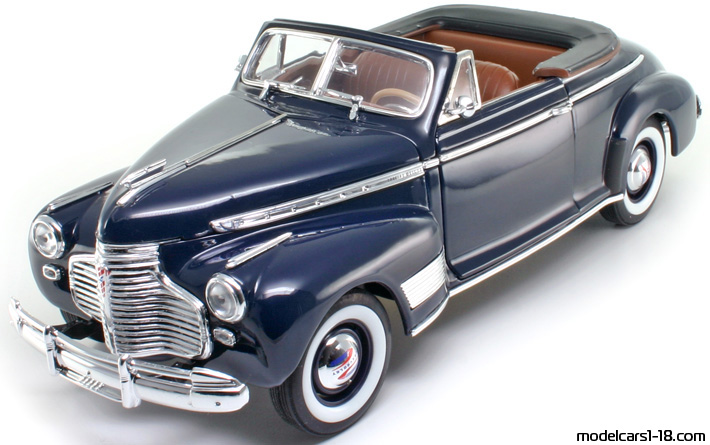 1941 - Chevrolet Deluxe Welly 1/18 - Vorne linke Seite