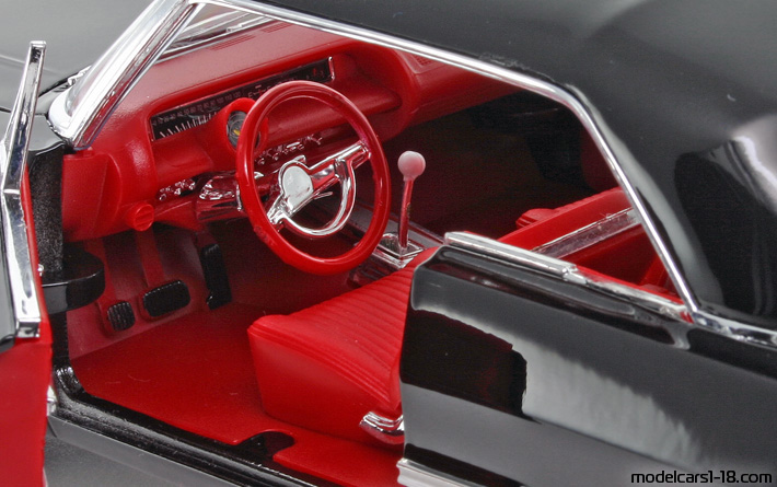 1963 - Chevrolet Impala SS 409 Welly 1/18 (Черен) Интериор арматурно табло