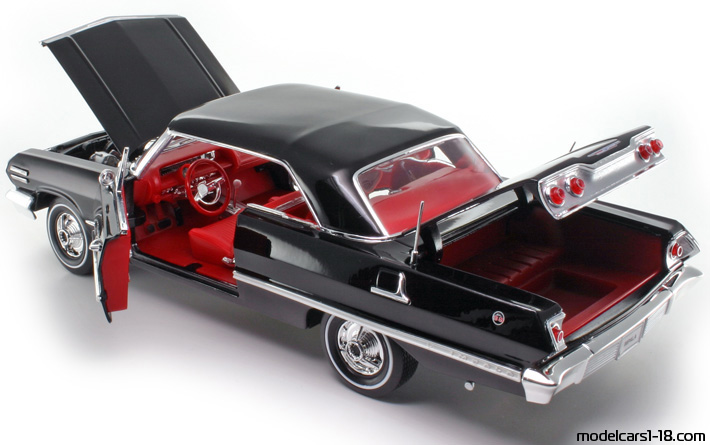 1963 - Chevrolet Impala SS 409 Welly 1/18 (Черен) Отваряеми части