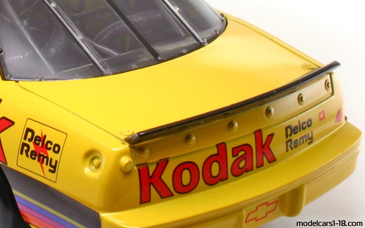 1992 - Chevrolet Lumina Nascar ERTL 1/18 (Yellow / Red) Other details