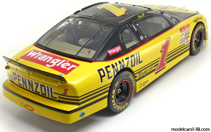 1998 - Chevrolet Monte Carlo Nascar Revell 1/18 (Yellow / Black) Rear right side