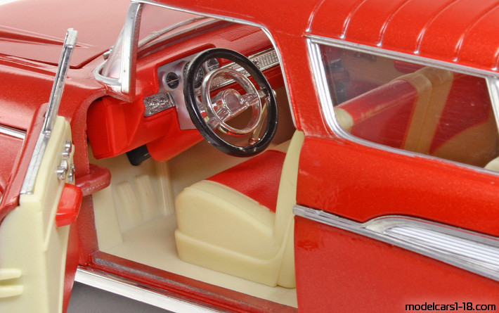 1957 - Chevrolet Nomad Road Tough 1/18 (Rot) Innenraum Armaturenbrett