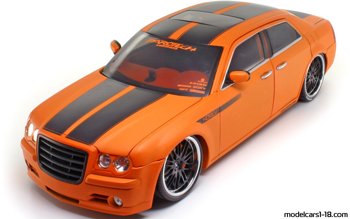 2007 - Chrysler 300C Hemi Norev 1/18 - Vorne linke Seite