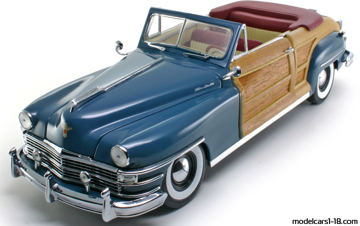 1948 - Chrysler Town & Country Motor City Classic 1/18 (Blue) Vorne linke Seite