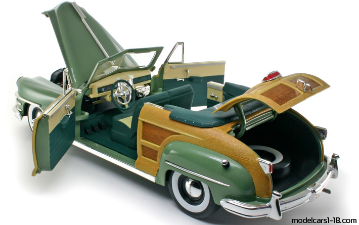 1948 - Chrysler Town & Country Motor City Classic 1/18 (Grün) Zu öffnende Teile