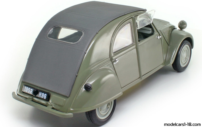 1952 - Citroen 2 CV Maisto 1/18 (Braun) Hinten rechte seite