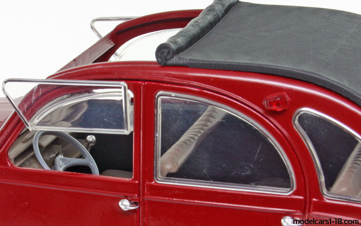 1966 - Citroen 2 CV Solido 1/17 (Rot) Innenraum Armaturenbrett