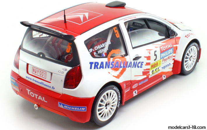 2004 - Citroen C2 Super 1600 Solido 1/18 (Rot / Weiß) Hinten rechte seite