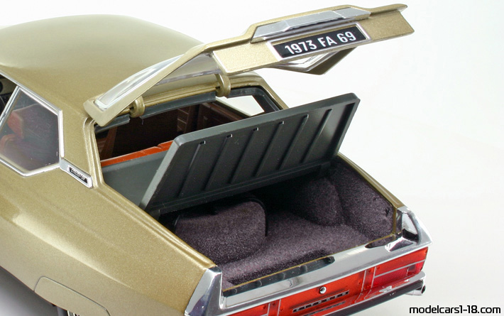 1970 - Citroen SM Norev 1/18 (Gold) Other details
