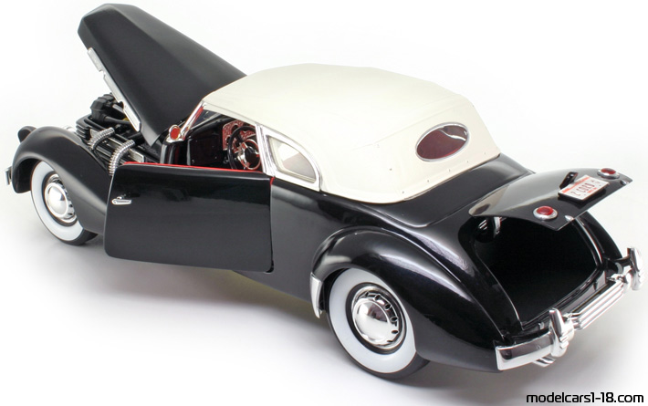 1937 - Cord 812 Supercharged Signature Models 1/18 (Schwarz) Zu öffnende Teile