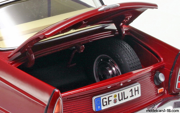 1960 - DKW Junior Revell 1/18 (Kрасный / Белый) Багажник / Поднимающиеся фары