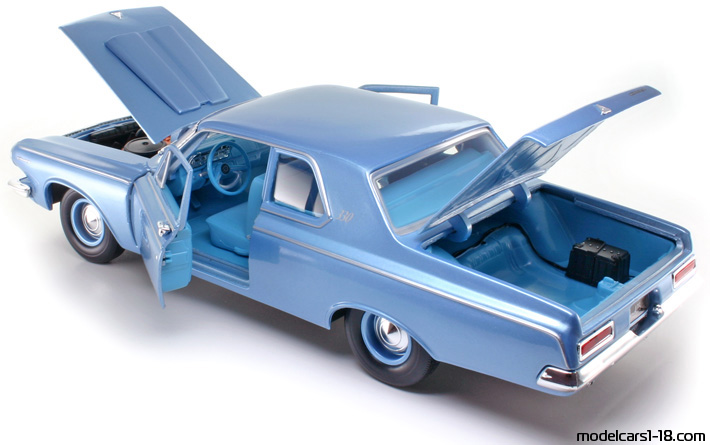 1963 - Dodge 330 Maisto 1/18 (Blue) Opening parts