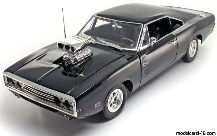 1970 - Dodge Charger ERTL 1/18 - Передняя левая сторона