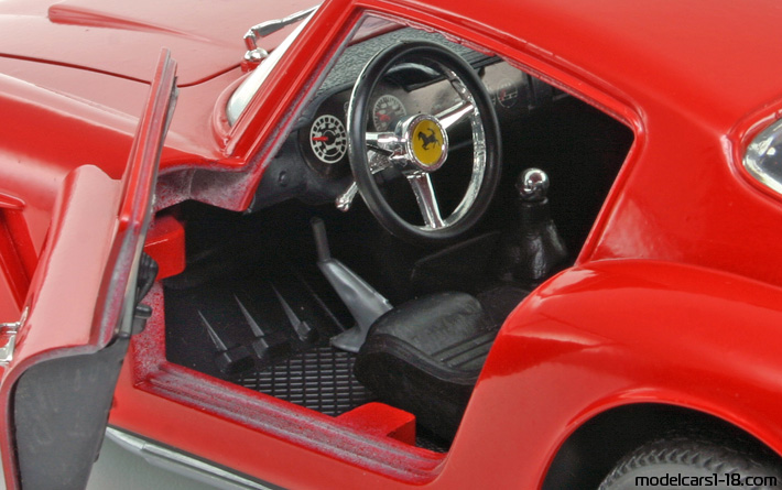 1961 - Ferrari 250 GT SWB Berlinetta Competizione Jouef Evolution 1/18 (Red) Interior dashboard