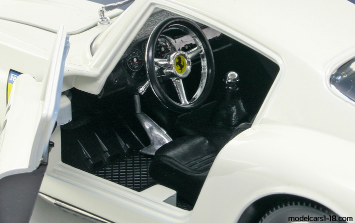 1961 - Ferrari 250 GT SWB Berlinetta Competizione Jouef Evolution 1/18 (White / Blue) Interior dashboard