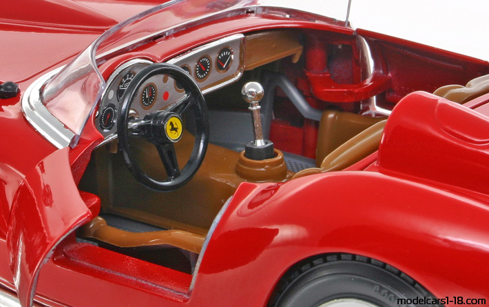 1957 - Ferrari 250 Testa Rossa Bburago 1/18 (Rot) Innenraum Armaturenbrett