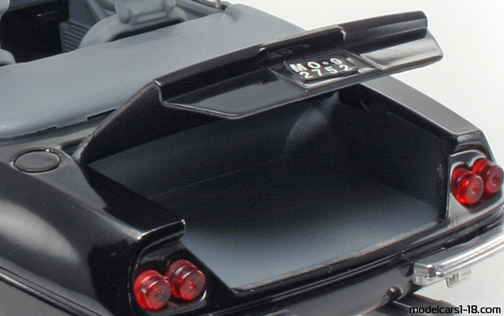 1969 - Ferrari 365 GTS/4 Daytona Techno Giodi 1/18 (Schwarz) Kofferraum / Klappbare Scheinwerfer