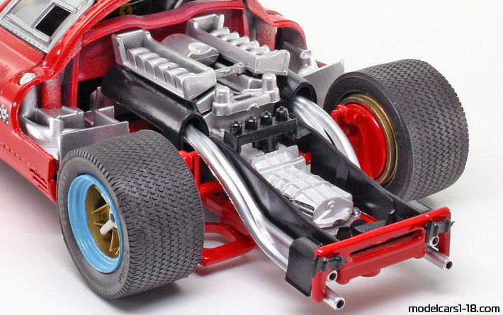 1967 - Ferrari 412 P Jouef Evolution 1/18 (Rot / Blau) Motor