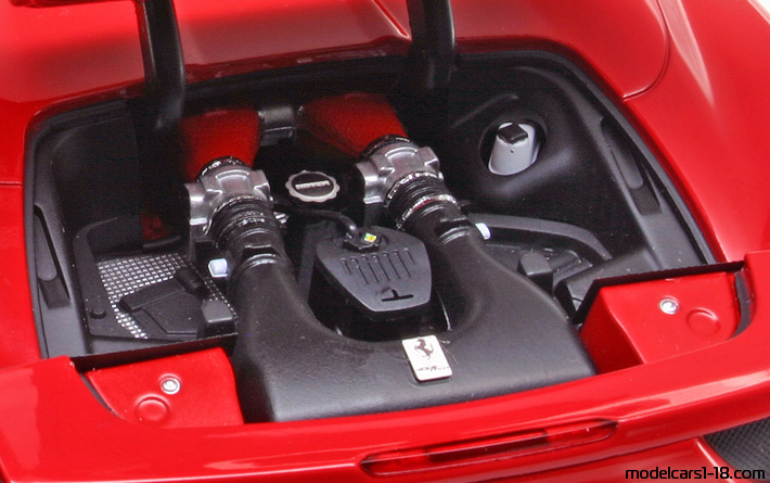 2011 - Ferrari 458 Spider Elite 1/18 (Rot) Motor