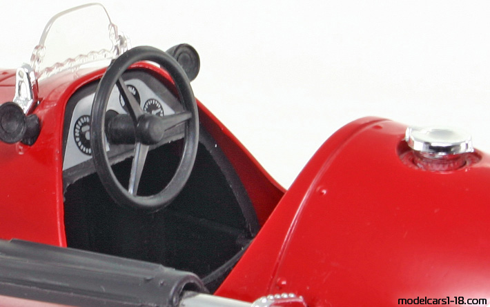 1952 - Ferrari 500 F2 Polistil 1/16 (Red) Interior dashboard