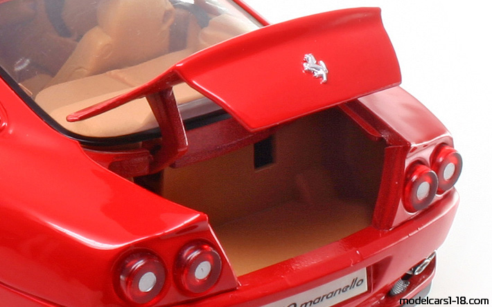 1996 - Ferrari 550 Maranello Maisto 1/18 (Red) Trunk / Popup headlights