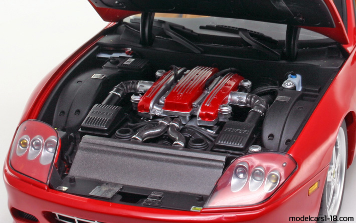 2006 - Ferrari 575 Superamerica Elite 1/18 (Rot) Motor
