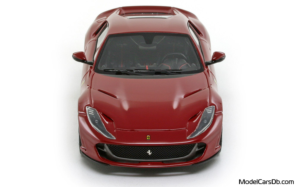 2017 - Ferrari 812 Superfast Looksmart 1/43 (Red) Front end