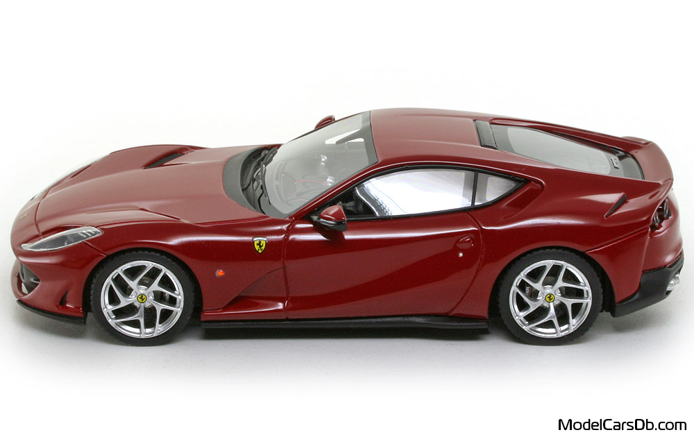 2017 - Ferrari 812 Superfast Looksmart 1/43 (Red) Side