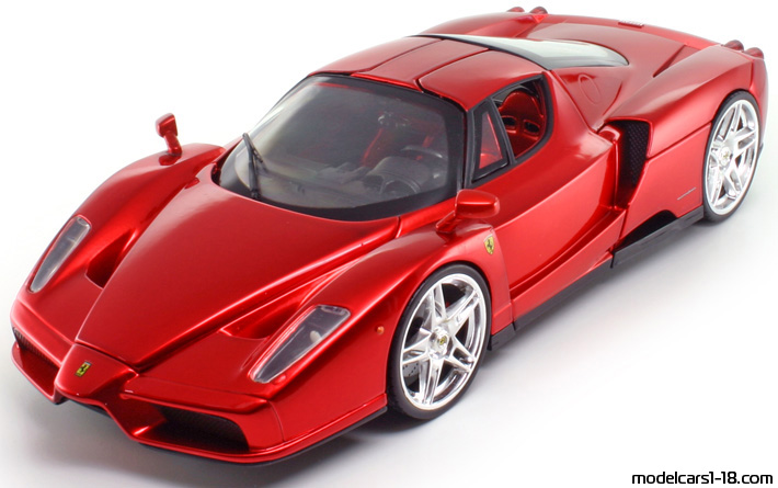 2002 - Ferrari Enzo Ferrari Hot Wheels 1/18 (Red) Front left side
