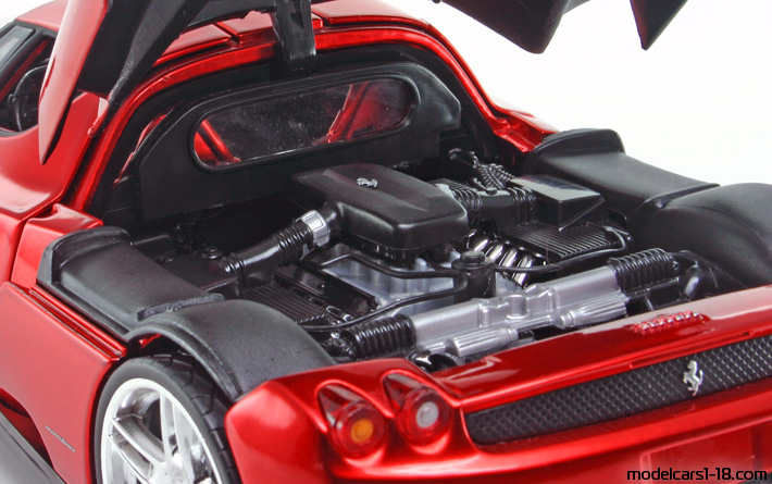 2003 - Ferrari Enzo Ferrari Hot Wheels 1/18 (Red) Engine