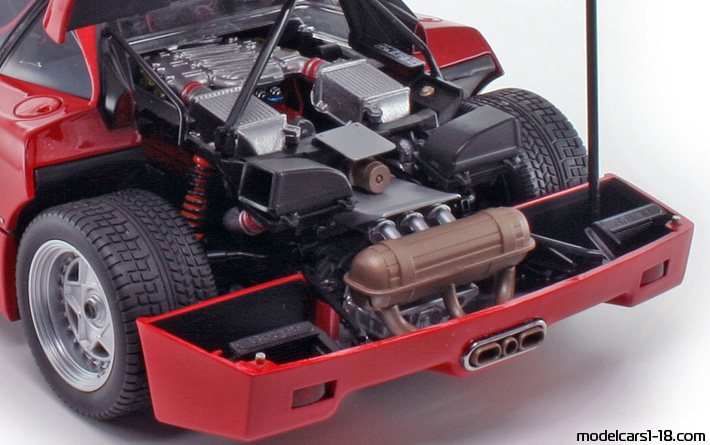 1987 - Ferrari F40 Kyosho 1/18 (Red) Engine